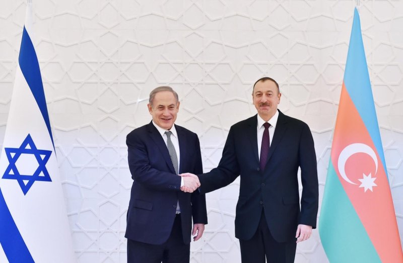 באדיבות: לשכת הנשיא. משרד החוץ והקהילה היהודית באקו