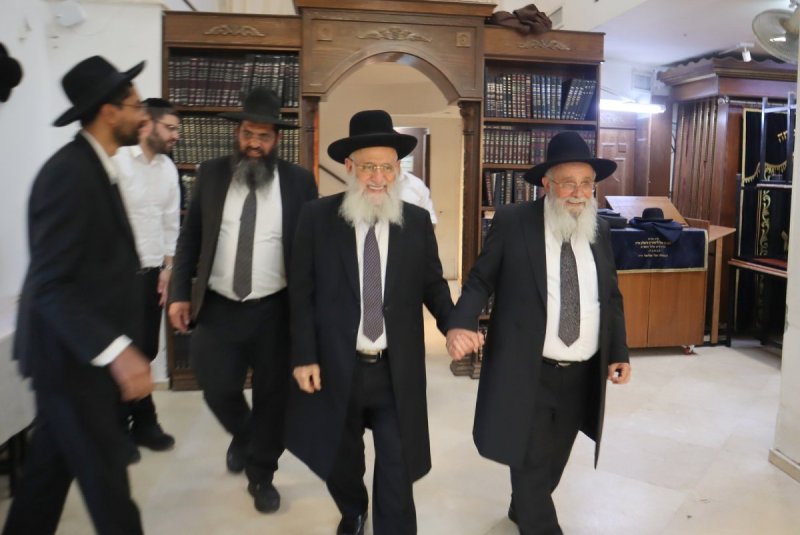 באדיבות המצלם