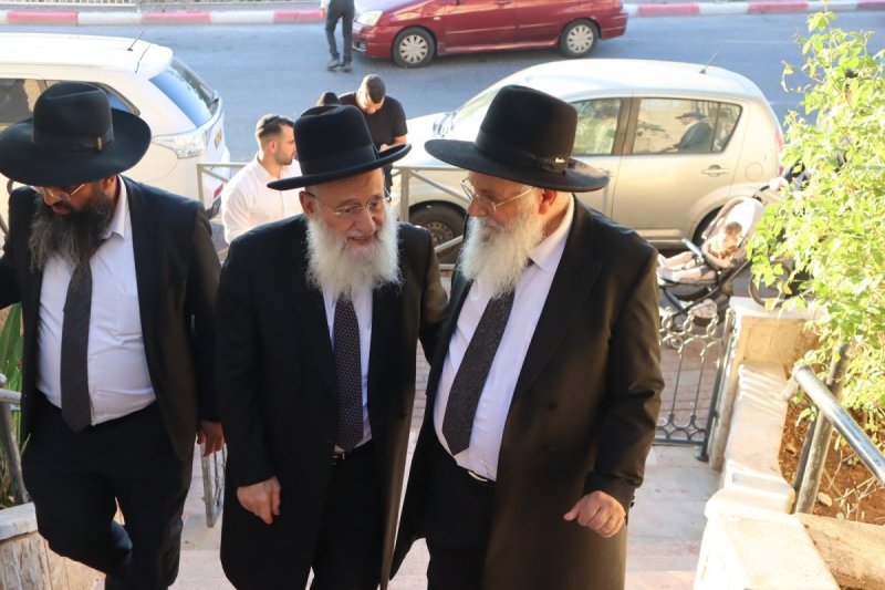 באדיבות המצלם
