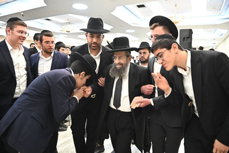 באדיבות המצלם