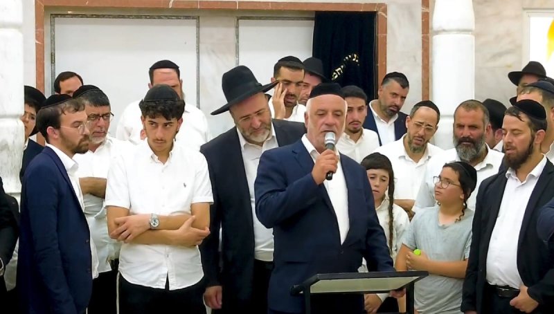 באדיבות המצלם