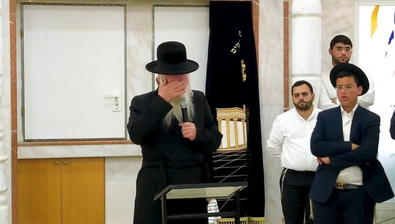 באדיבות המצלם