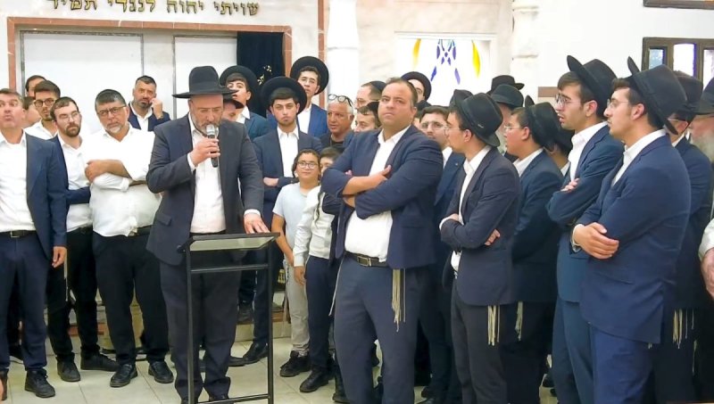באדיבות המצלם