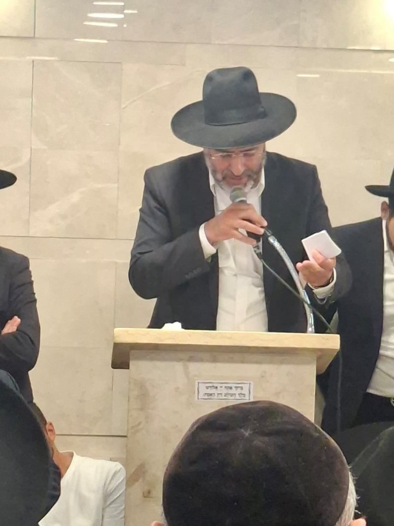 באדיבות המצלם