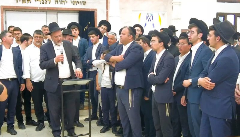 באדיבות המצלם