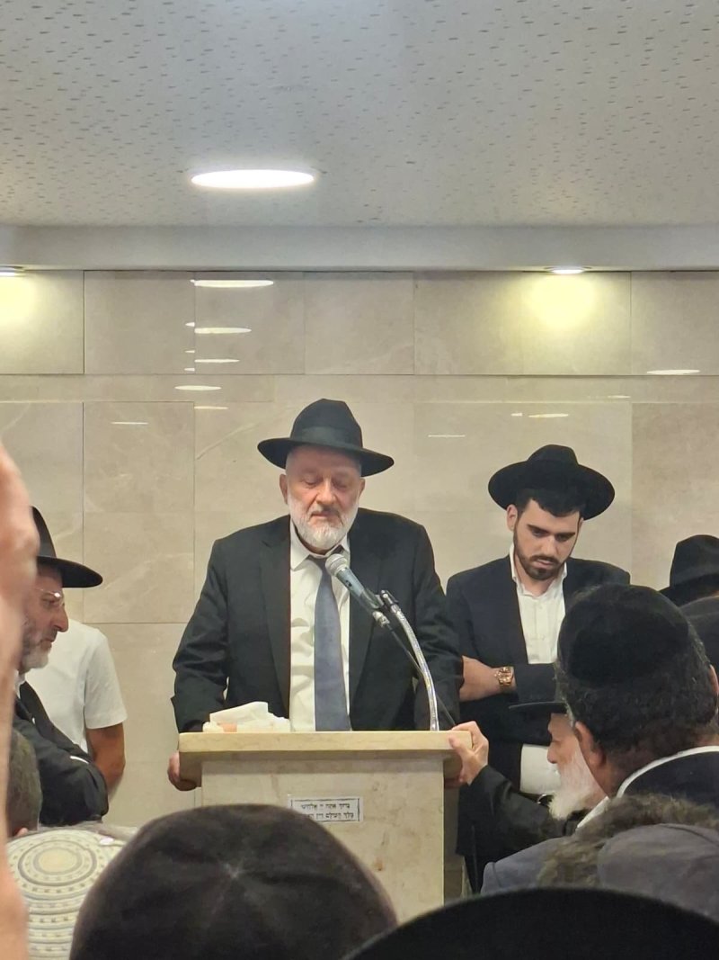 באדיבות המצלם