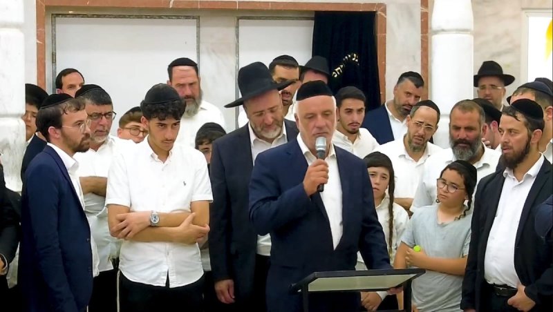 באדיבות המצלם