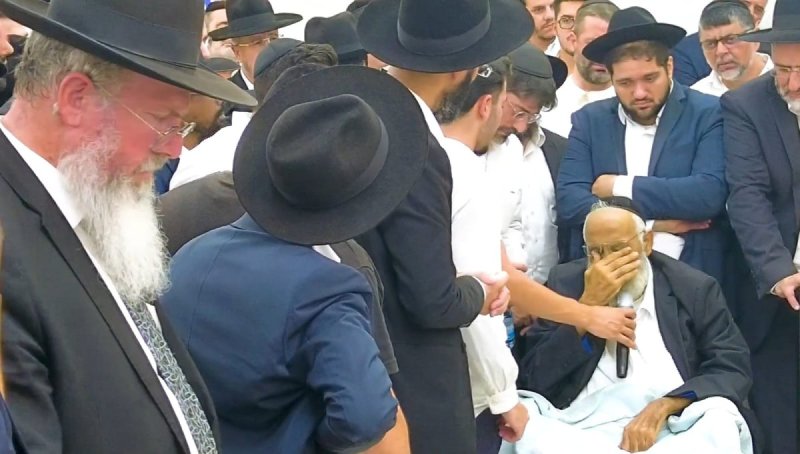 באדיבות המצלם