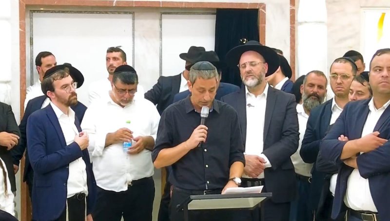 באדיבות המצלם