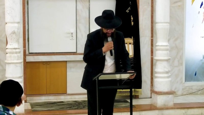 באדיבות המצלם