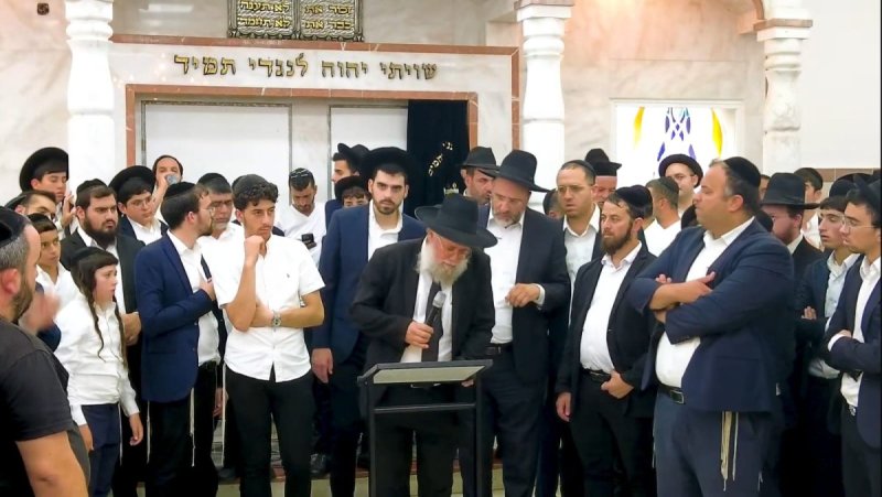 באדיבות המצלם