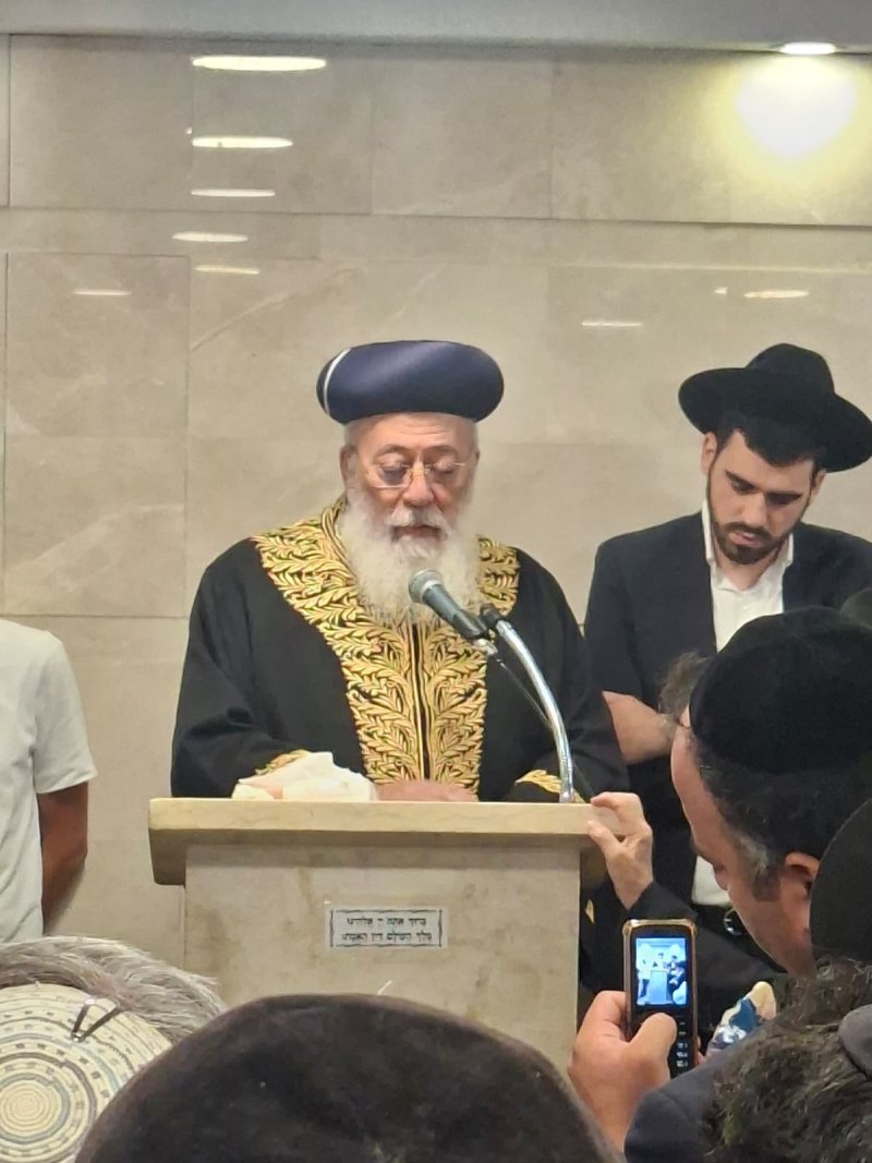באדיבות המצלם