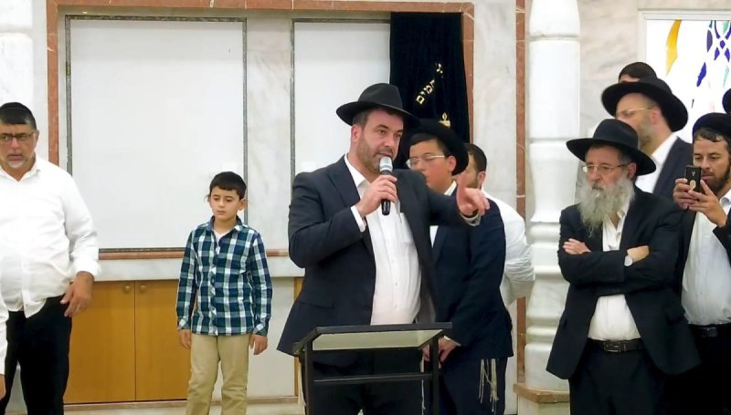 באדיבות המצלם