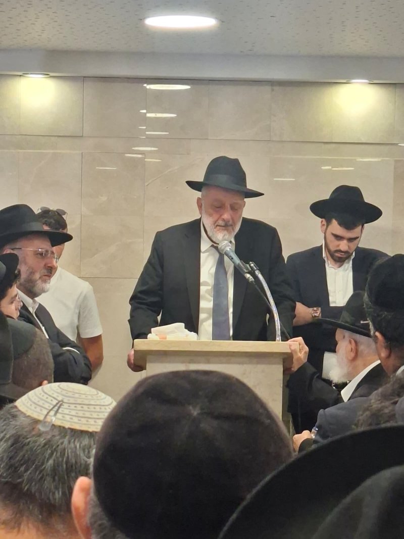 באדיבות המצלם