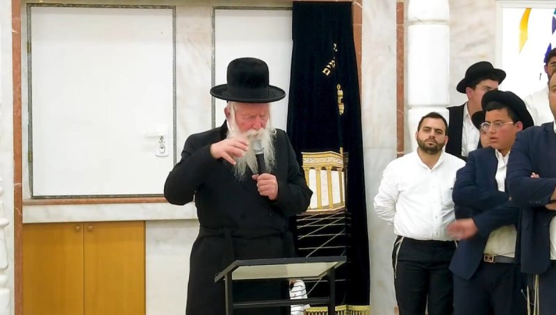 באדיבות המצלם