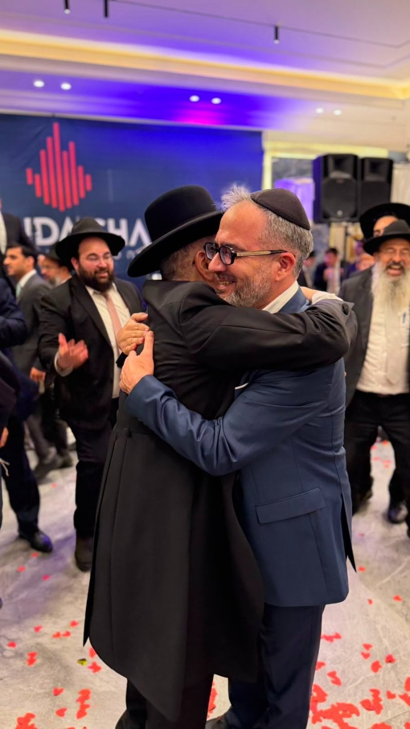 באדיבות המצלם