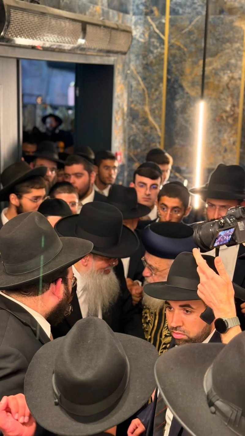 באדיבות המצלם