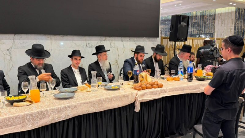 באדיבות המצלם