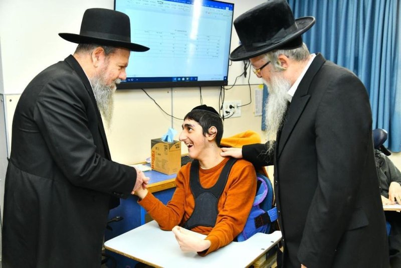 יחצ