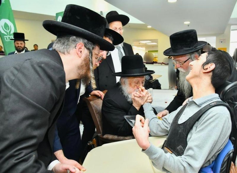 יחצ