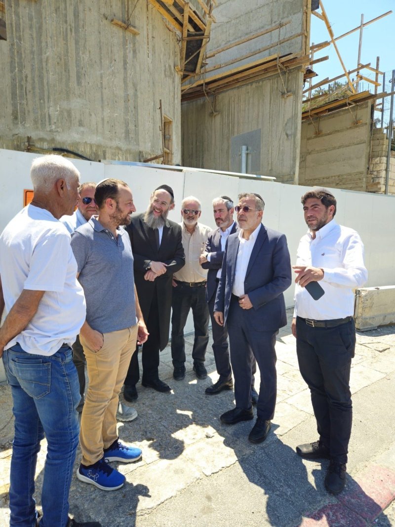 באדיבות המצלם