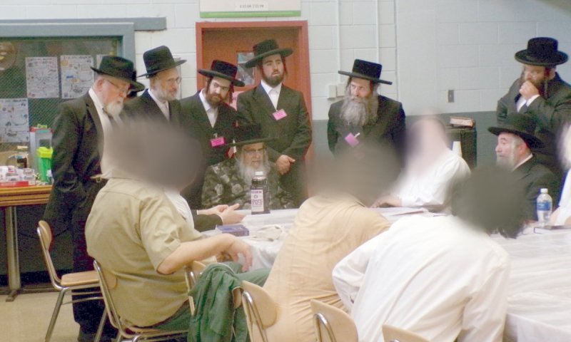 ביקור חיזוק מרגש: האדמו"ר מסאטמר הגיע לכלא השמור בניו יורק
