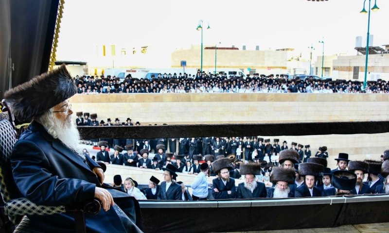 שמחת החתונה בדאראג: הנכד התחתן, החסידים צפו מתחנת הדלק