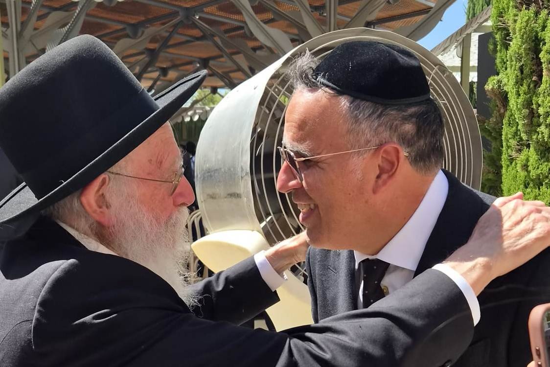 באדיבות המצלם