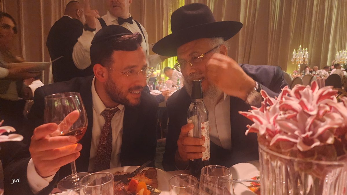באדיבות המצלם