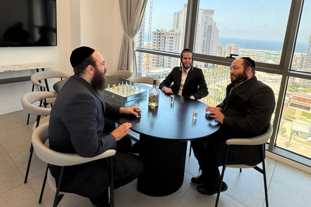 באדיבות המצלם