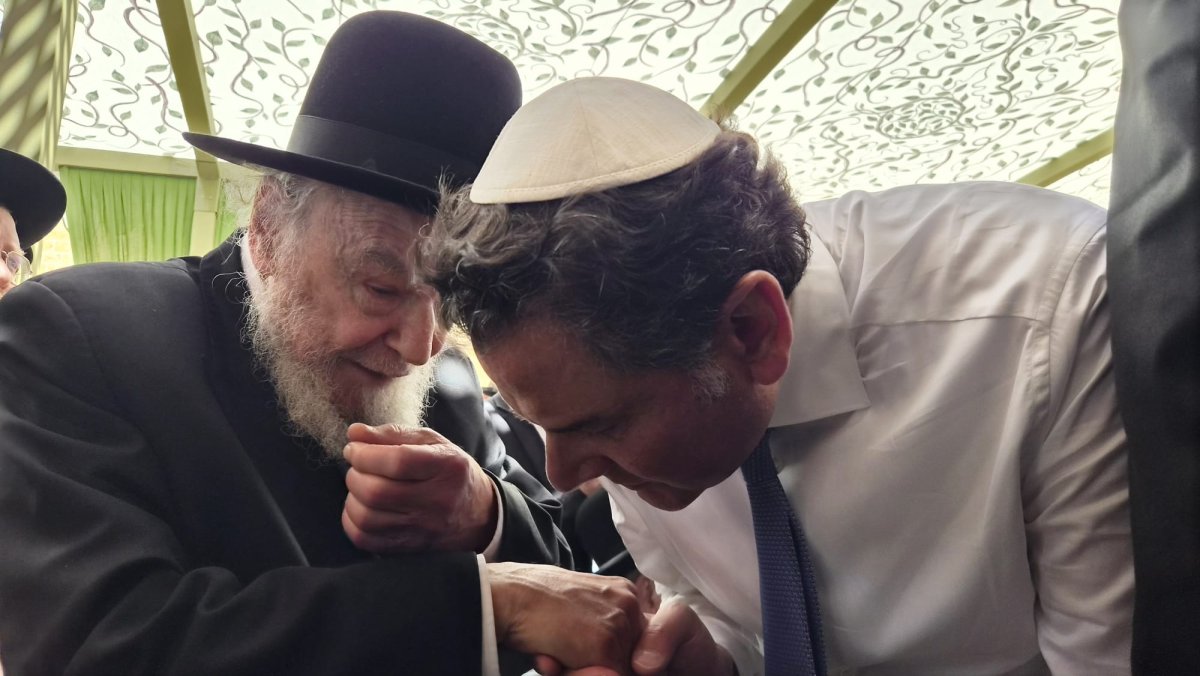 באדיבות המצלם