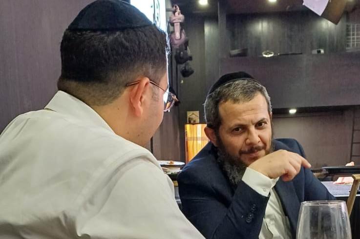 באדיבות המצלם