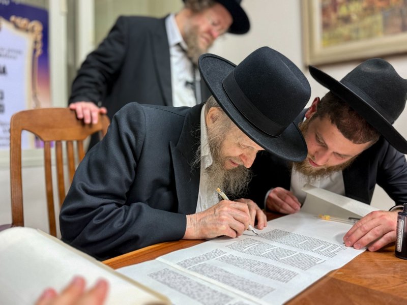 דניאל נפוסי