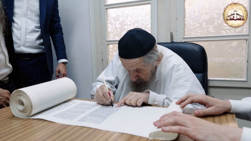 דניאל נפוסי