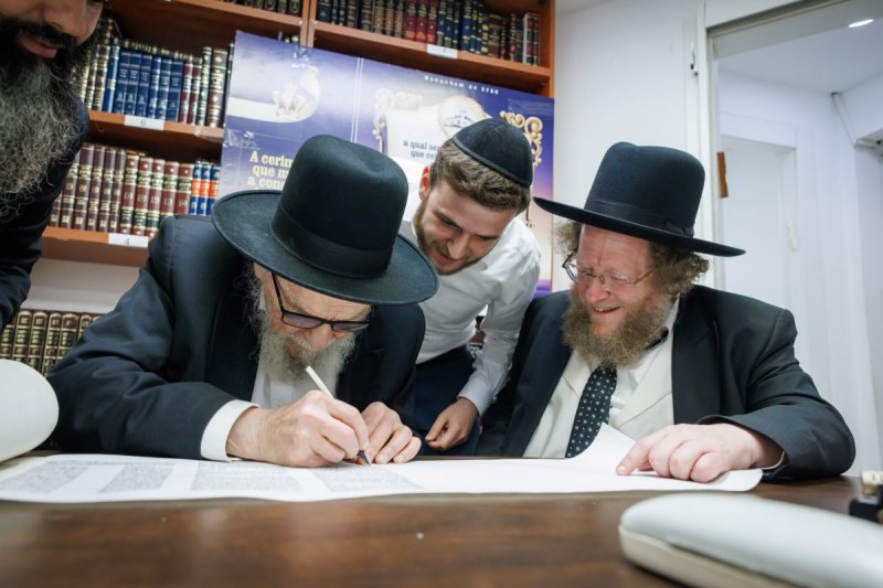 דניאל נפוסי