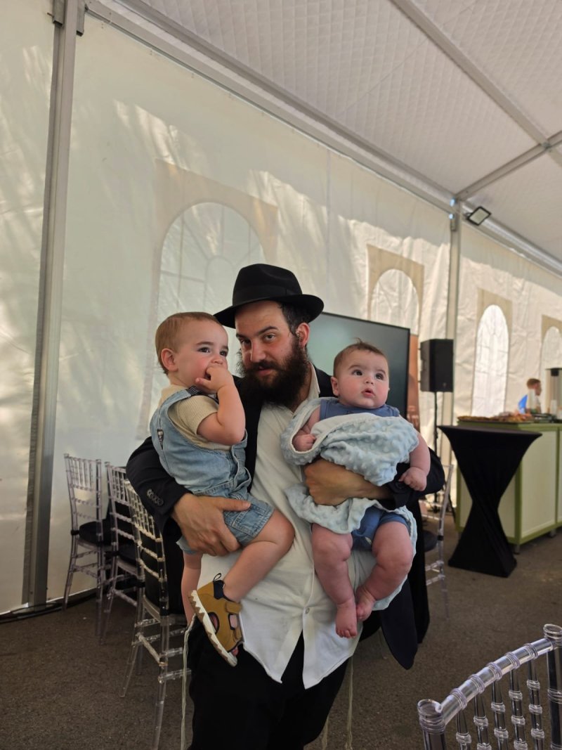 באדיבות המצלם