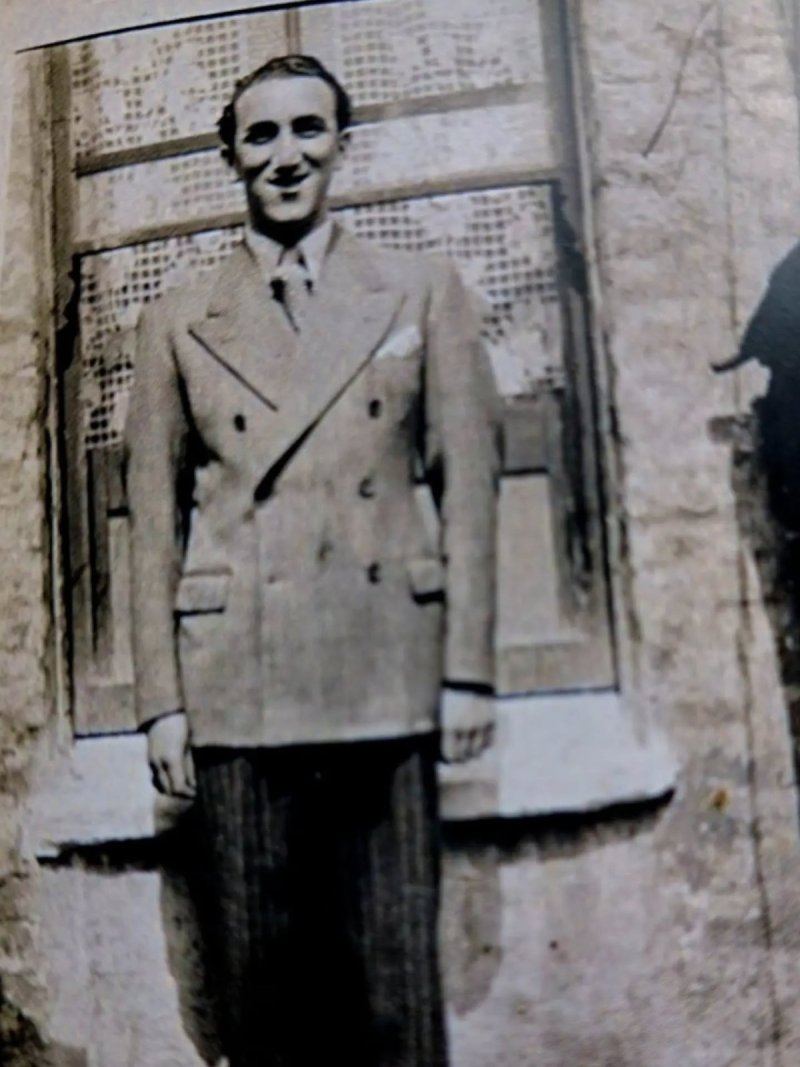 (The Association of Jewish Ex-Servicemen and Women (AJEX
