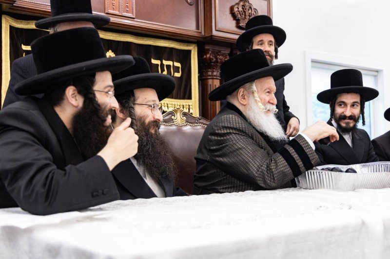 באדיבות המצלם
