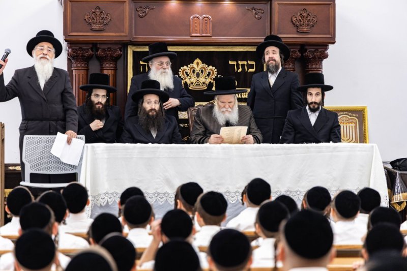 באדיבות המצלם