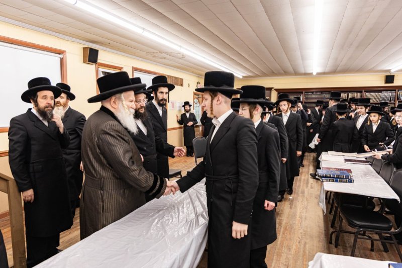 באדיבות המצלם