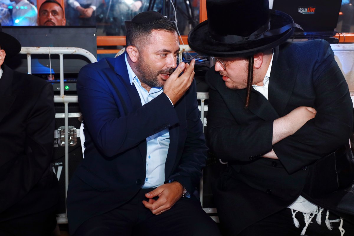 באדיבות המצלם