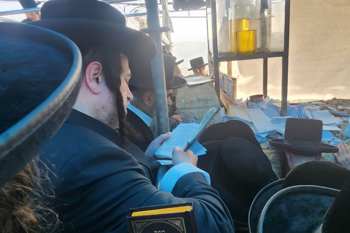 באדיבות המצלם