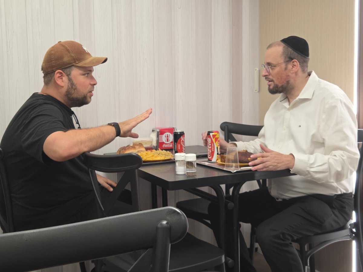באדיבות המצלם