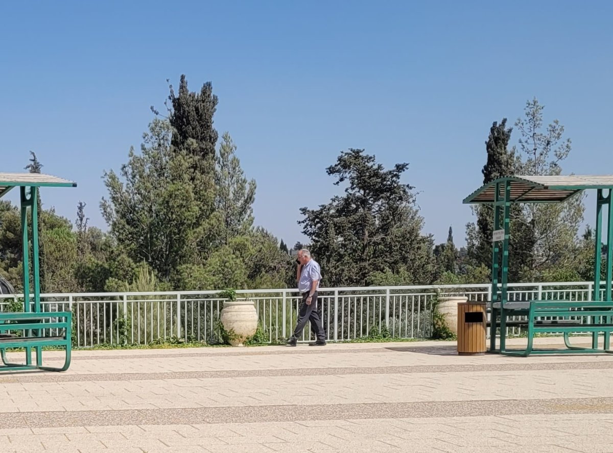 באדיבות המצלם