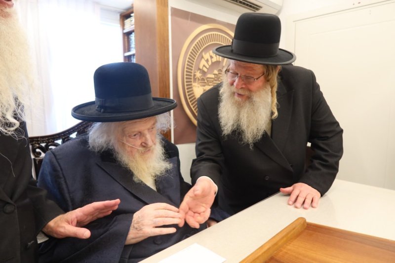 באדיבות המצלם