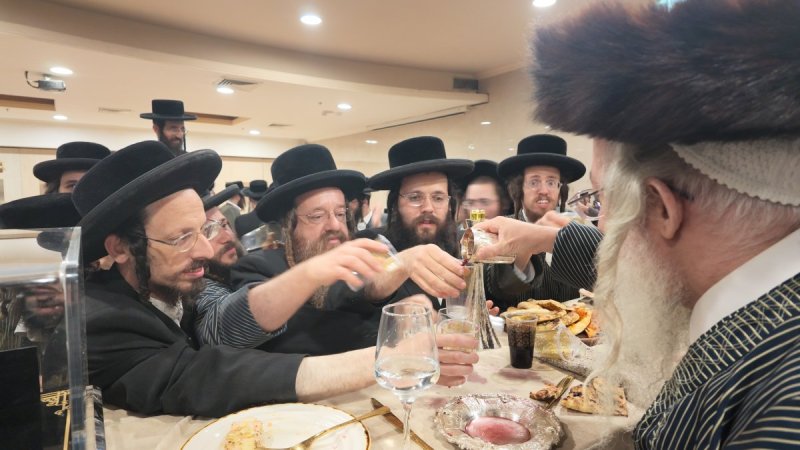 באדיבות המצלם