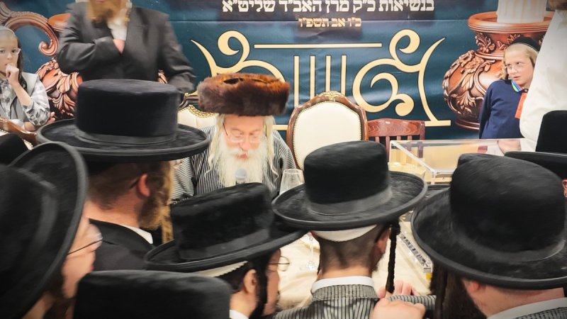 באדיבות המצלם
