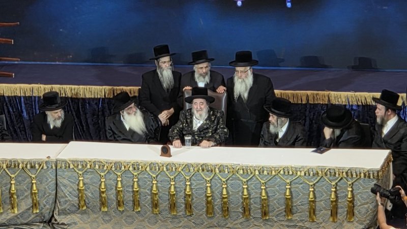 באדיבות המצלם