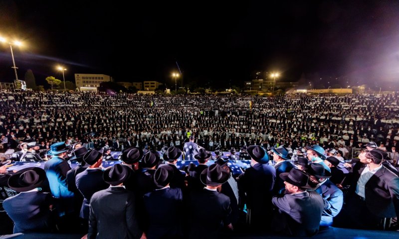 קידשו שם שמיים: רבבת בני ישיבות במעמד מרגש "תלמודו בידו" בבית שמש