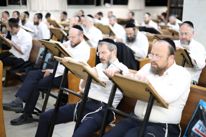 באדיבות המצלם